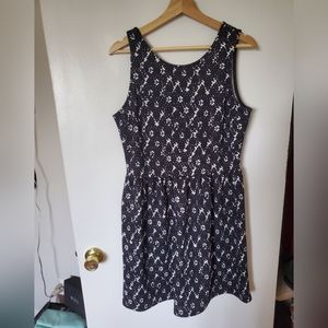 3/$30  Black and white dress